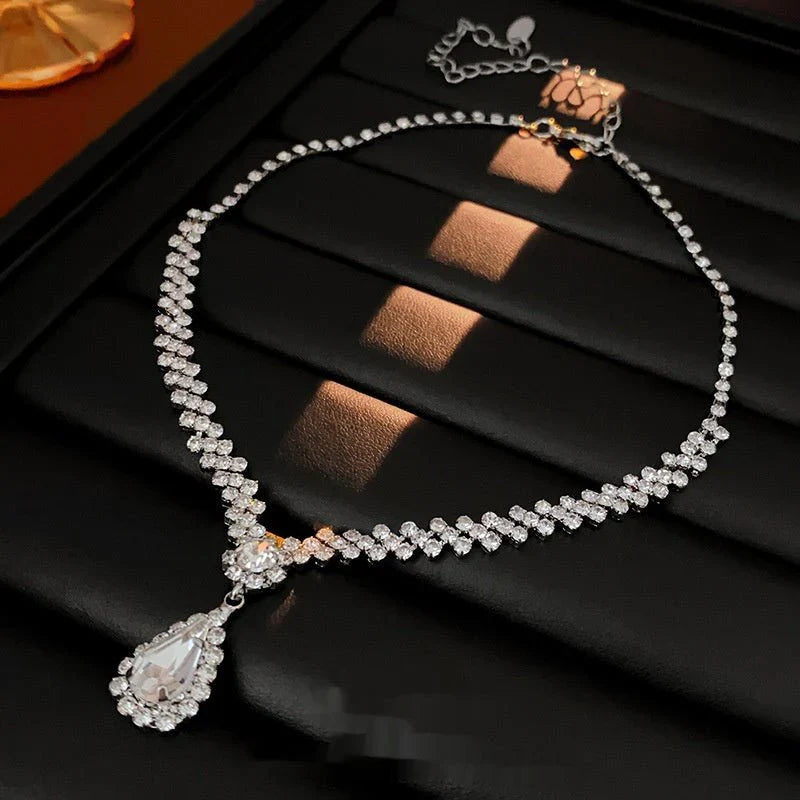 Aurora™ – Diamond Waterdrop Pendant Necklace